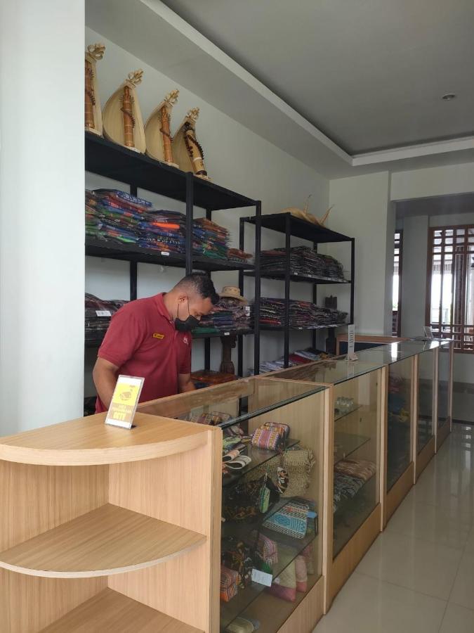 Naka Hotel Kupang Esterno foto