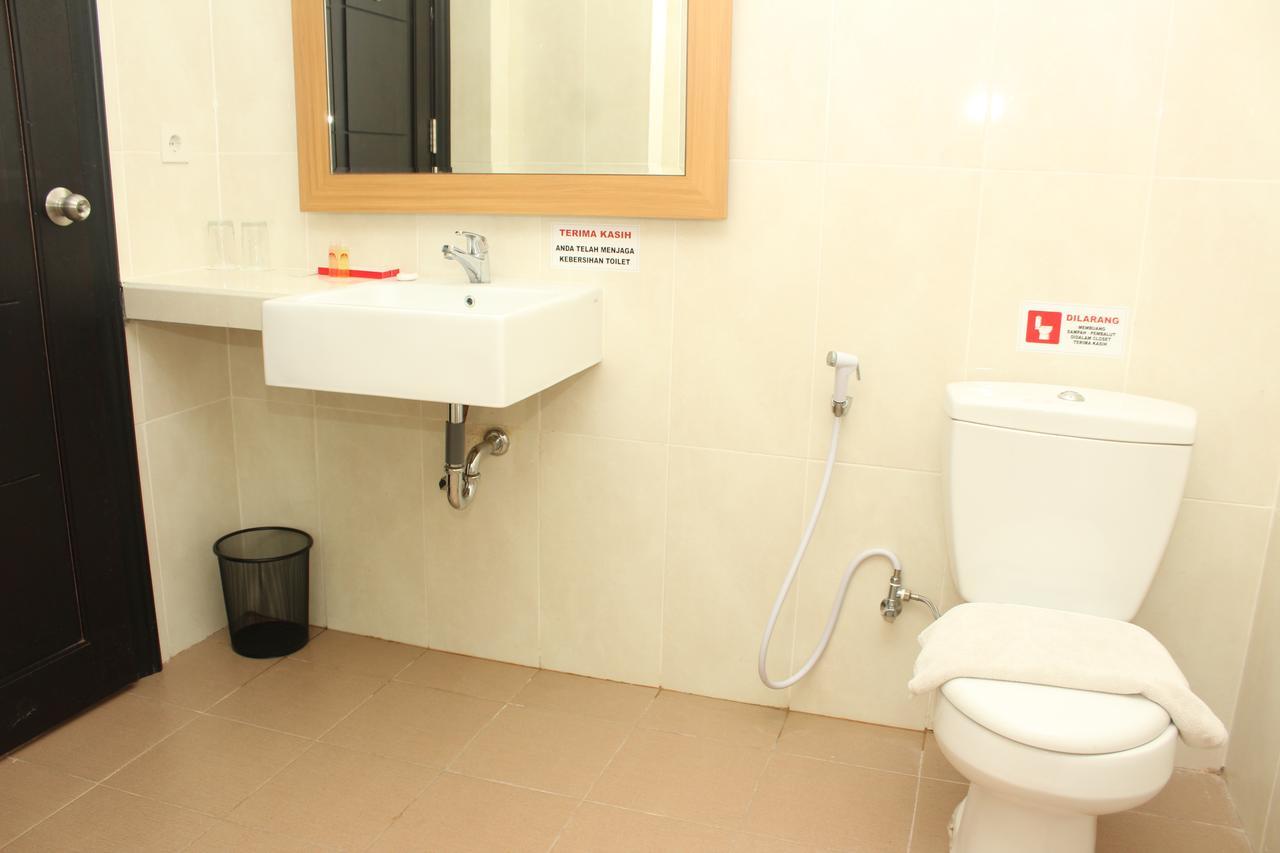 Naka Hotel Kupang Esterno foto